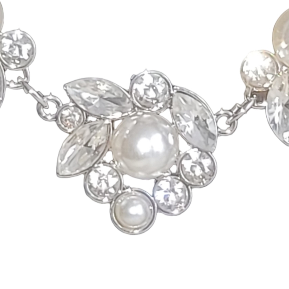 Paparazzi Royal Renditions White Pearl & Rhinestone Collection - Picture 6 of 6